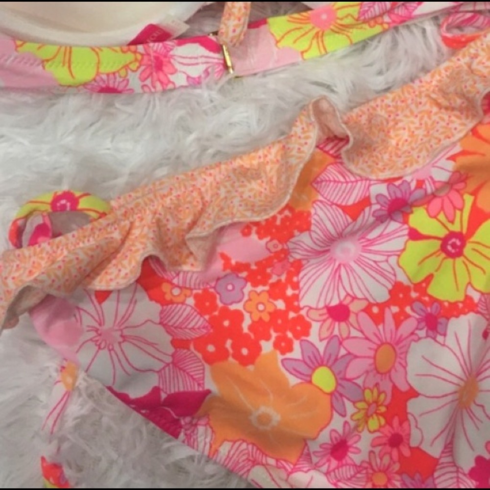 Victoria Secret Ruffle Bikini Bottom - Picture 4 of 4